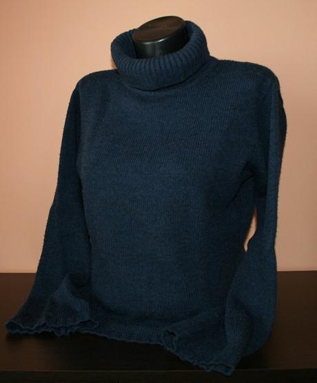 Tmavěmodrý semínkatý svetr, c&a,l