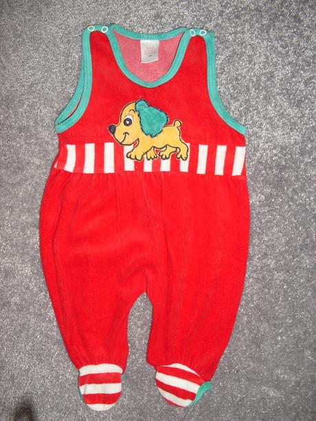 Červené semišové dupačky s pejskem, 62