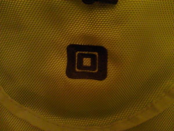 Neznámá značka kočárku? Dva černé čtverce v sobě