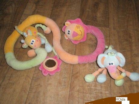 Spirála na postýlku nebo autosedačku,