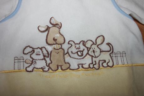 Dupacky s pejsky + bily svetrik, 62