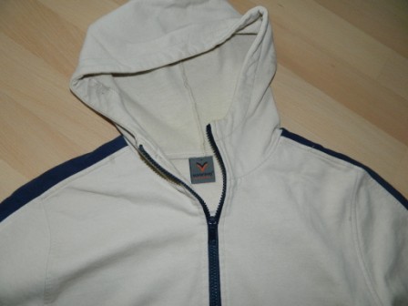 Světle krémová mikina s modrým pruhem, 176