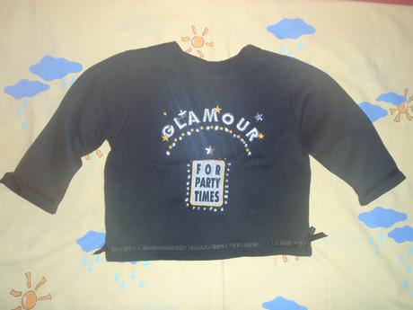 Černá mikina zdobená fllitry, hvězdičkami, 104