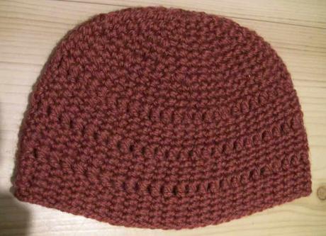 Vínový klobouček ručně pletený, 92