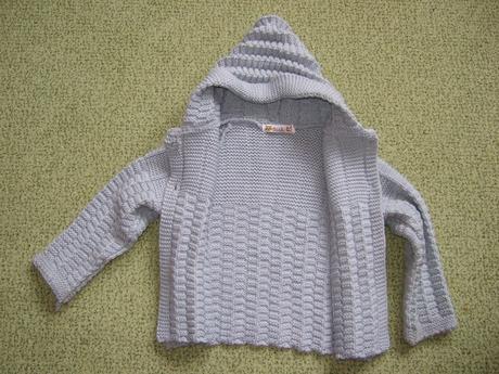 Propínací svetřík s kapucí, 92