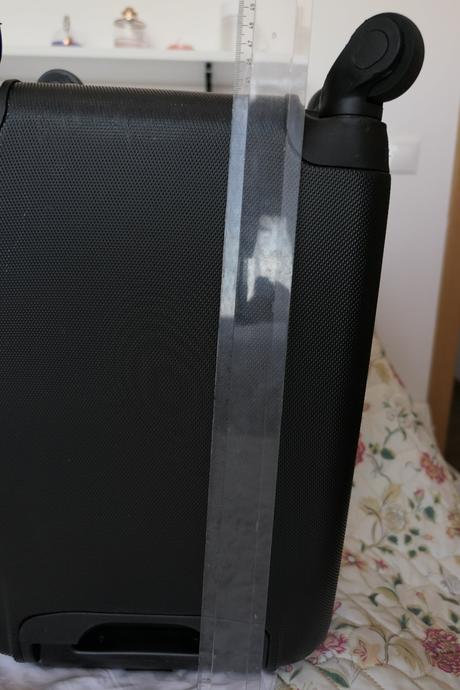 Skořepinový kufr na kolečkách - palubní, 