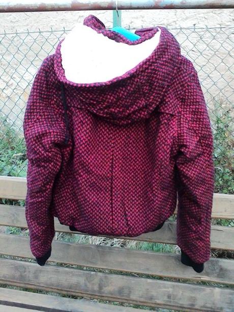 Vlněná teplá bunda s kapucí - nenošená, xl