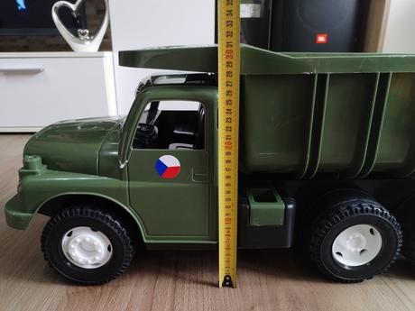 Armádní tatra 73 cm,