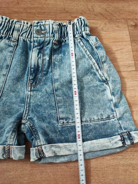 Džínové šortky, 146