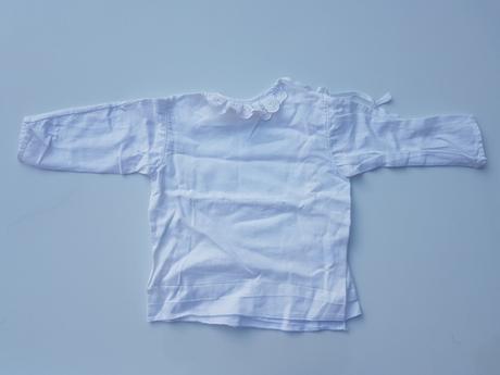 B9	dívčí plátěná košilka s dlouhým rukávem, 62