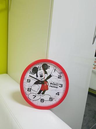 Detske hodiny mickey mouse, 