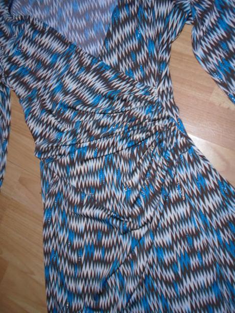 Krásné luxusní šaty křížení vel s, s