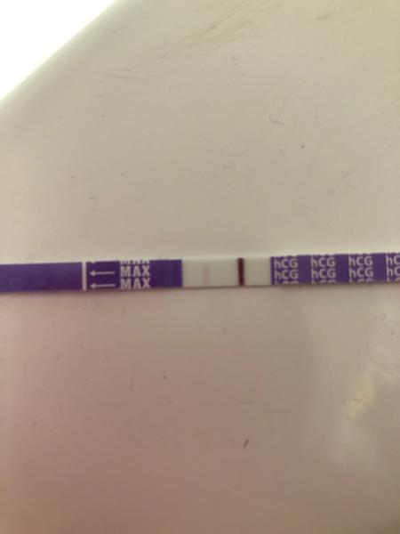 Holky, test dělaný dnes ráno a 7 dní před ms. Co si myslíte?