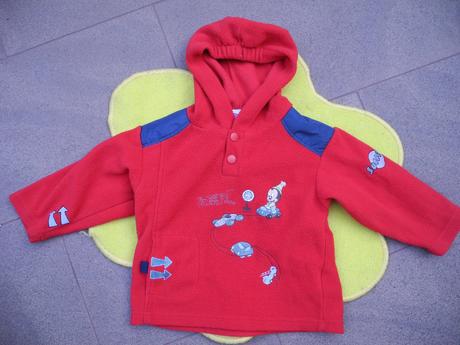 Mikina s kapucí, 104