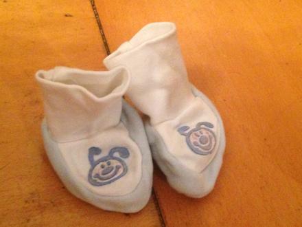 Klučičí capáčky brouček, broučci (stélka 7,5 cm), <17