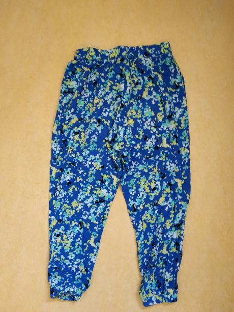 Kvalitní kalhoty vel.122, 122