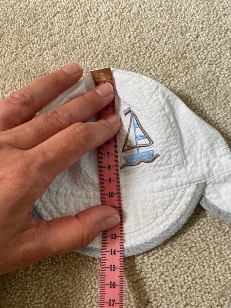 Čepička na léto, 56