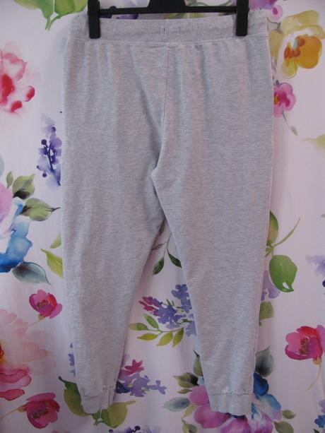 Světle šedé jogger tepláky, xl