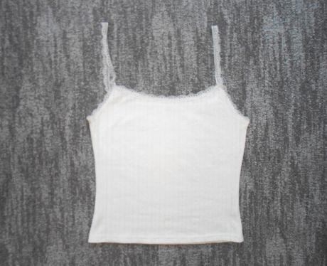 Bílé tričko triko tílko crop top s krajkou, s
