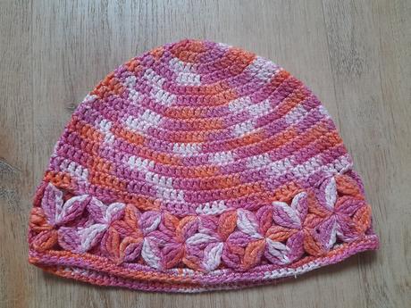 Háčkované čepičky, vel cca 52 - 54cm, 52