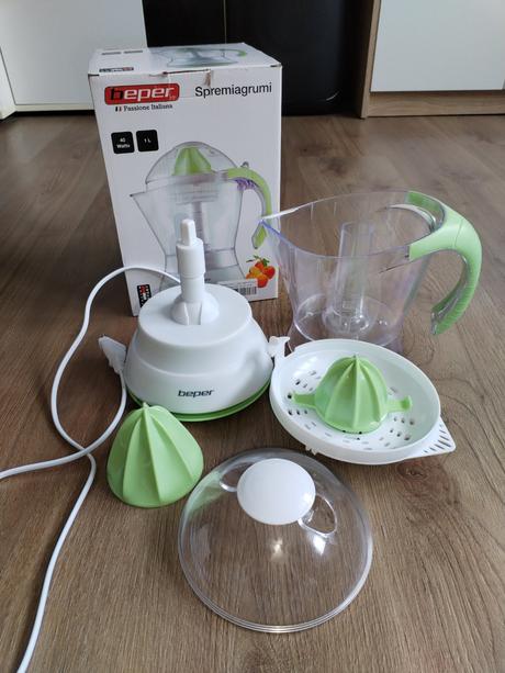 Elektrický citrusovač odšťavňovač, 