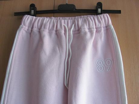 Růžové tepláky, 128