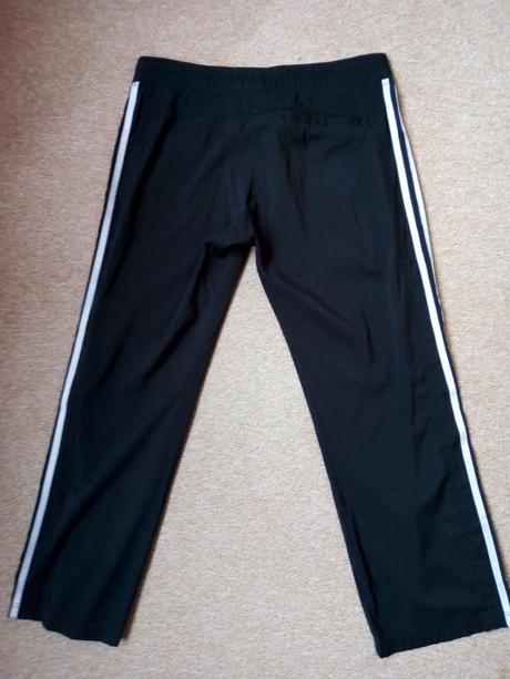 Kalhoty zn."adidas" vel."36/s" jsou větší, adidas