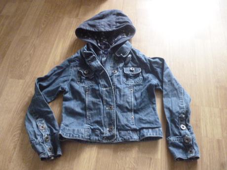 Riflová bunda s kapucí vel. 7, 122