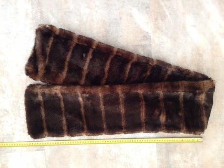 Společenský šál umělá kožešina hnědo černý pléd, 80