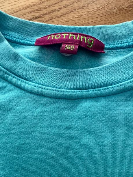 Mikina s motýlem nothing vel. 140 nenošená, 140