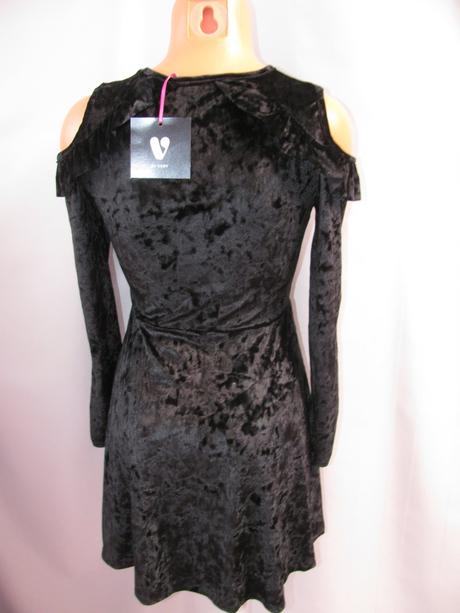 Velurové černé elastické šaty s dlouhým rukávem, 152