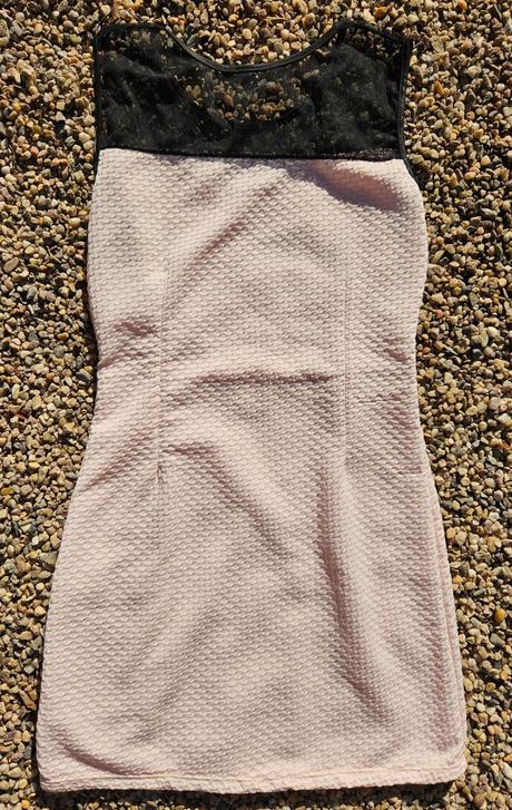 N59	dívčí / dámské společenské šaty vel. xs, xs