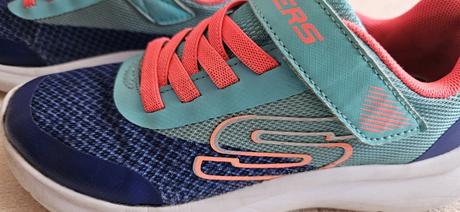 Dívčí boty, botky, tenisky, vel.35, zn.sketchers, skechers,35