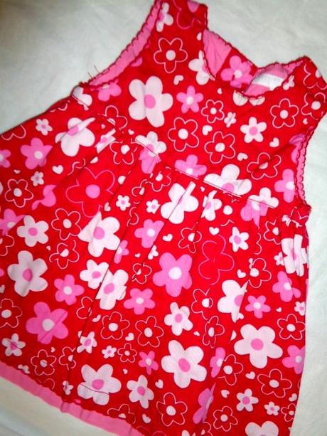 Nádherné červené květované šaty, h&m,68