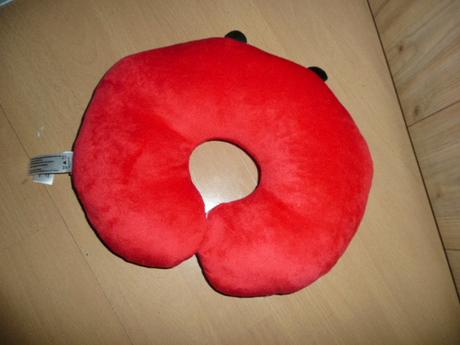 Nákrčník do auta beruška, 