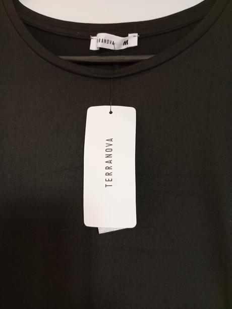 Nové černé šaty s tenkým páskem, terranova,m