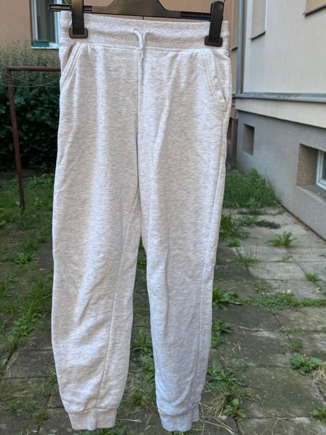 Tepláky, primark,152