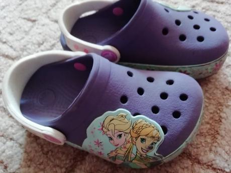 Cross svítící nošené 23-24-stelka cca 15cm, 23