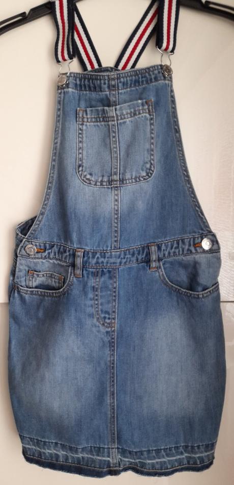 Laclová sukýnka 13 let, 152