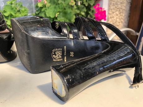 Obuv s extrémně vysokým podpatkem cerne leskle 36, 36