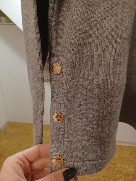 Svetr lindex s ozdobnými knoflíky 134/140, lindex,140