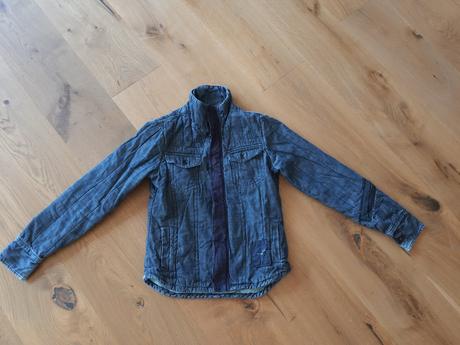 Džínová bunda., 152