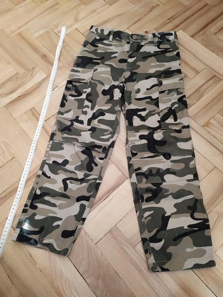 Maskáčové kalhoty, 122