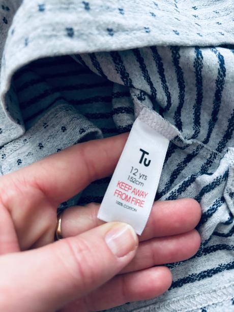 Triko šedé s tečky - v. 12 let, tu,152