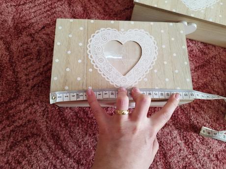 Dřevěná krabička,