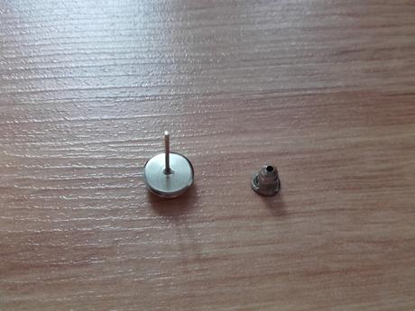 Náušnice emotikon zamyšlený,