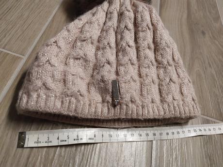 Růžová čepice, 140