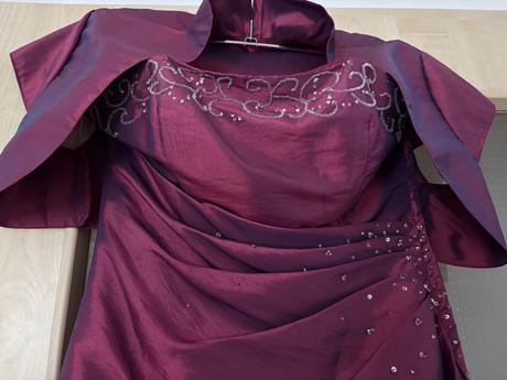 Ob/ nádherné šaty společenské/ plesové - v.s, s