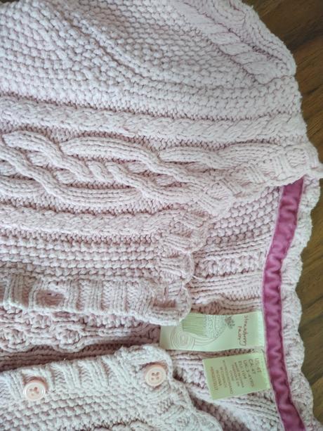 Růžový svetřík, 104