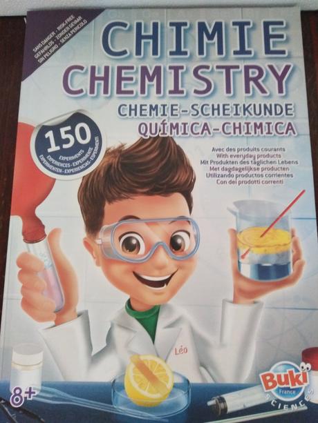 Chemická laboratoř 150 pokusů,